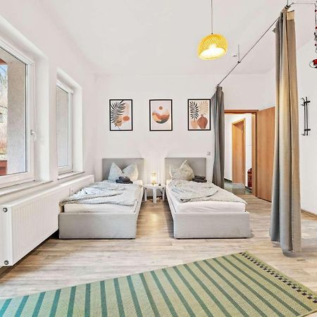 Nice Apartment With Balcony Apolda Bagian luar foto