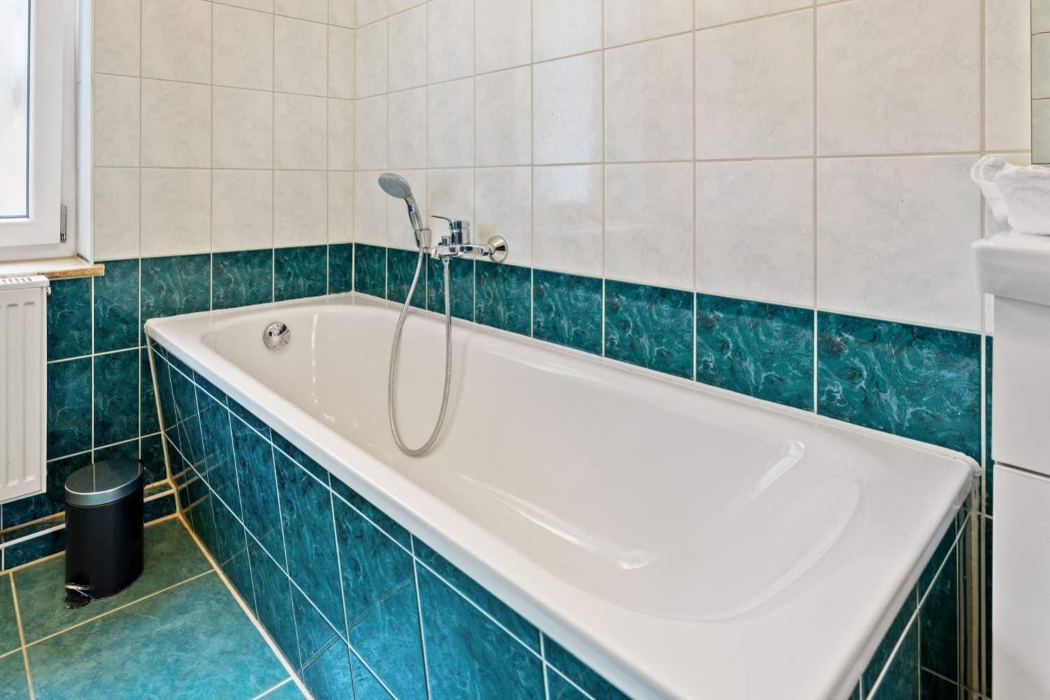 Nice Apartment With Balcony Apolda Bagian luar foto